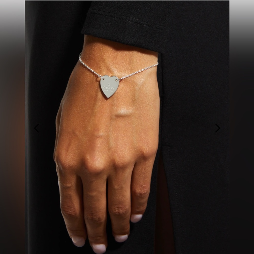 GUCCI trademark bracelet with heart pendant 💎 - Picture 3 of 5